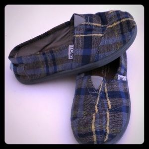 Toms boys youth size 12 plaid